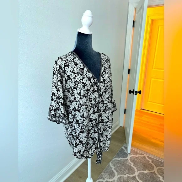 NWOT Max Stupid Floral Button Down Blouse - Picture 3 of 8